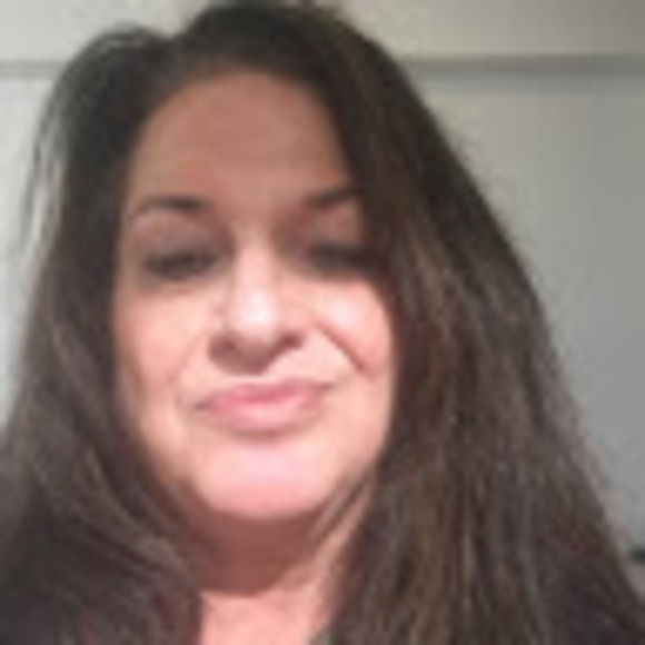 Meet your Posher, Elisa - Picture 1 of 1